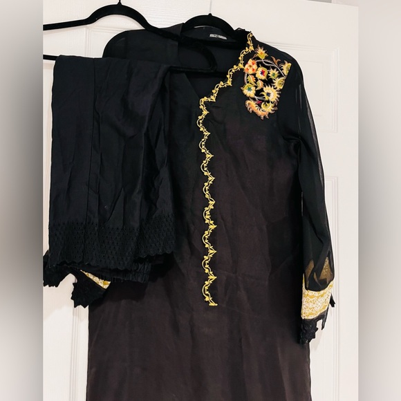 Pakistani indian DESIGNER Shalwar Kameez - 2 pieces- - Picture 1 of 5